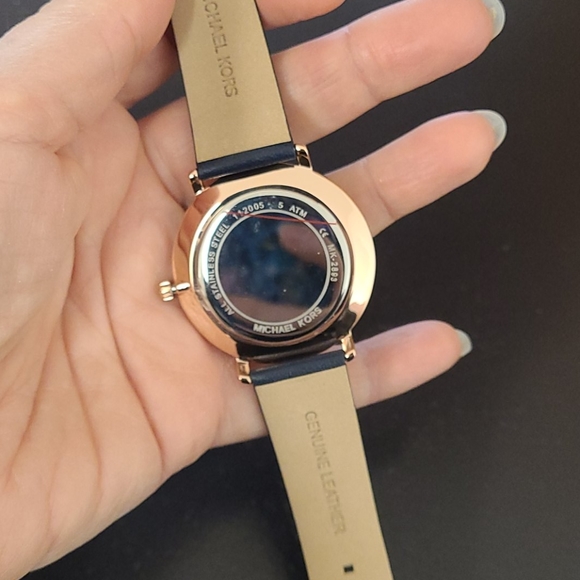 Michael Kors MK2893 Pyper Rose Gold tone Navy Blue Leather Strap Women's Watch - Picture 2 of 3